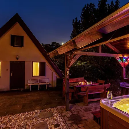 Tiltott Rengeteg Vendeghaz Feriehus Balatonfůzfő